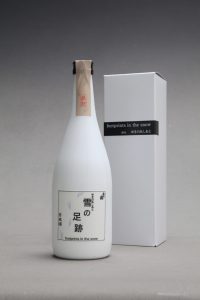 越の鶴 雪の足跡